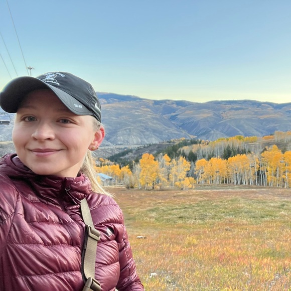 Meet your Posher, Joanna - Picture 2 of 4